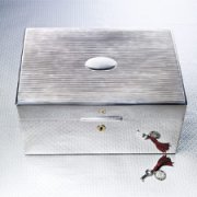 丹尼尔马歇尔打造纯银雪茄盒