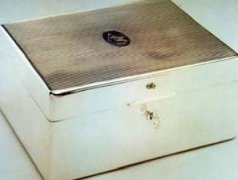 丹尼尔马歇尔的纯银雪茄盒