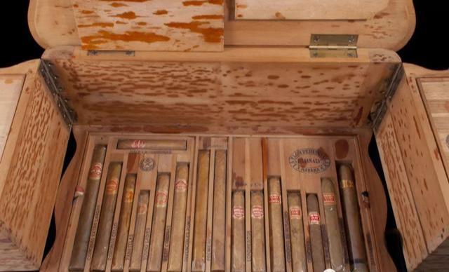 雪茄盒中有一类叫做雪茄展示盒