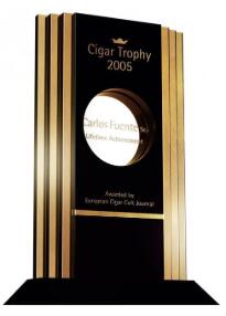 ECCJ雪茄奖杯2005年终身成就卡洛斯·富恩特老先生