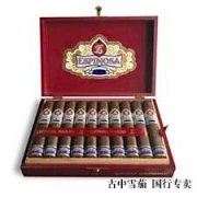 埃斯皮诺萨 (Espinosa) 与 Habano、Maduro Lines 合作扩张