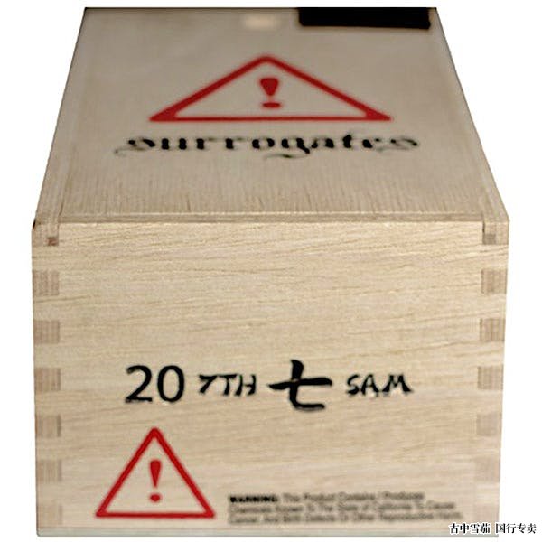 代孕者 7th Sam 装在木制滑顶盒子中，每盒 20 个。