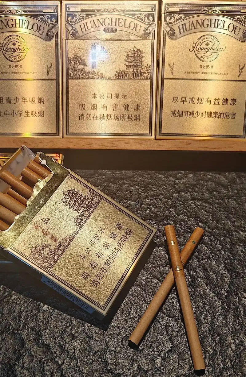 黄鹤楼 雪之景9号 英文全称:Huanghelou Xuezhijing No.9 Medium‑gauge Cigar‑type Cigarette